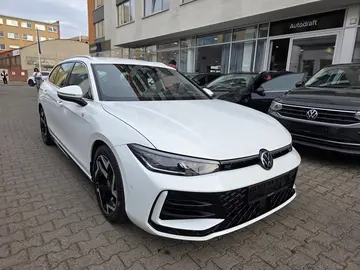 Volkswagen Passat, TDI 110kW DSG R-Line / Tažné